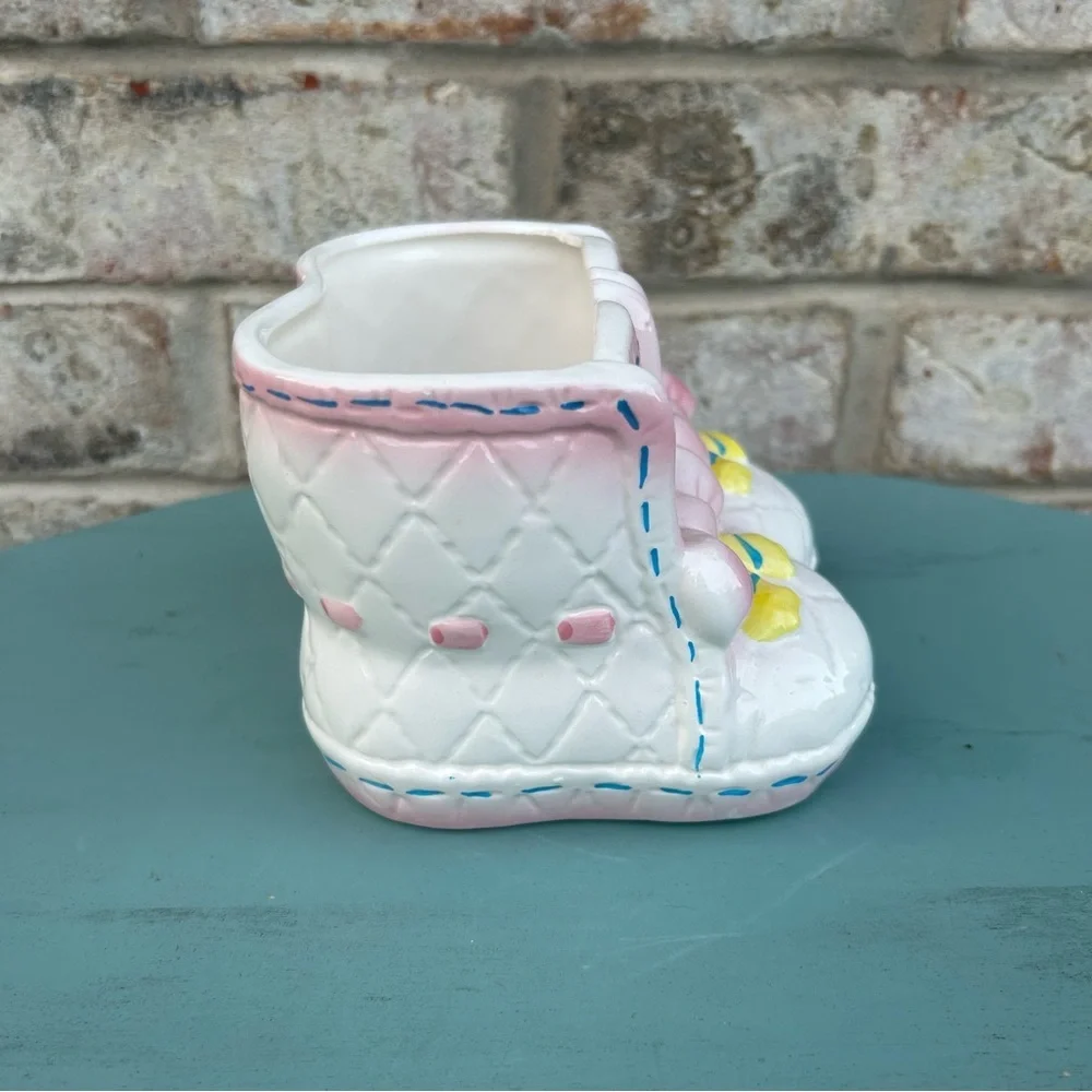 Vintage My-Neil Baby Booties Ceramic Planter Pink Quilted Slippers 1985 Nursery